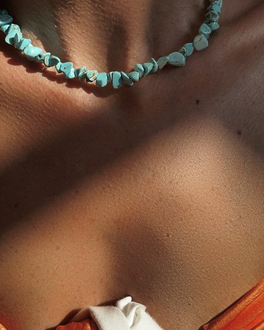 Pink Sands Howlit-Halskette mit vergoldetem Silberverschluss