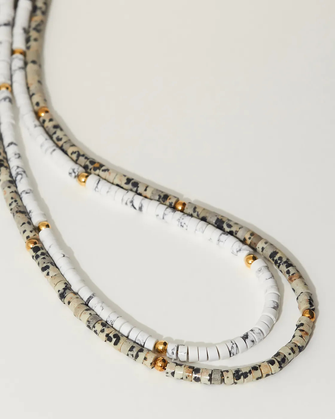 Croc Dundee Halskette aus dalmatinischem Jaspis und Perlen