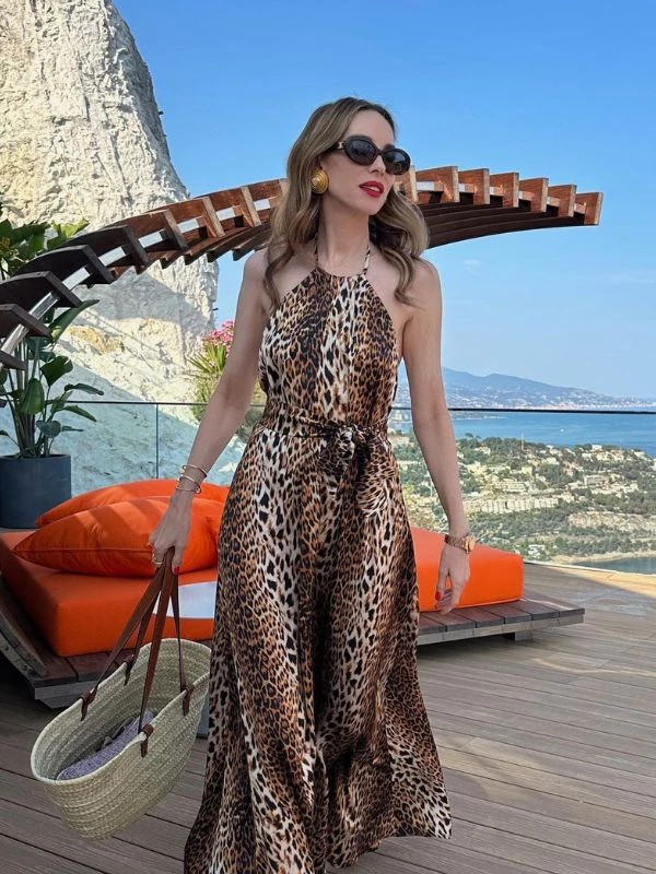 What jewelry goes with a leopard look?