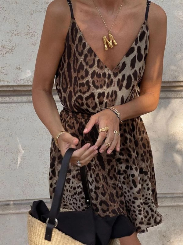 What jewelry goes with a leopard look?