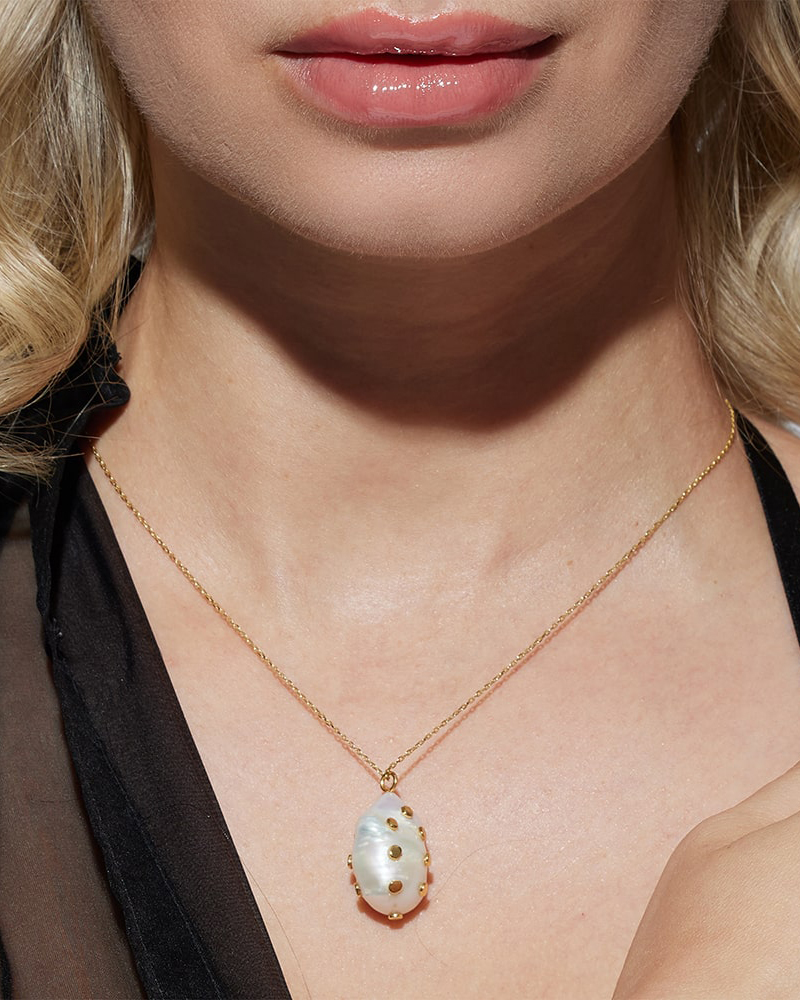 Venus Goldkettchen Halskette mit Perlen- und Entenmuschelanhänger
