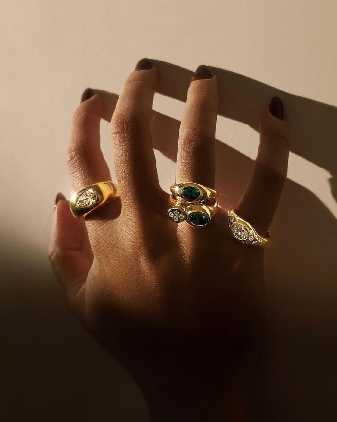 Curve Yellow Gold Emerald Duo Ring